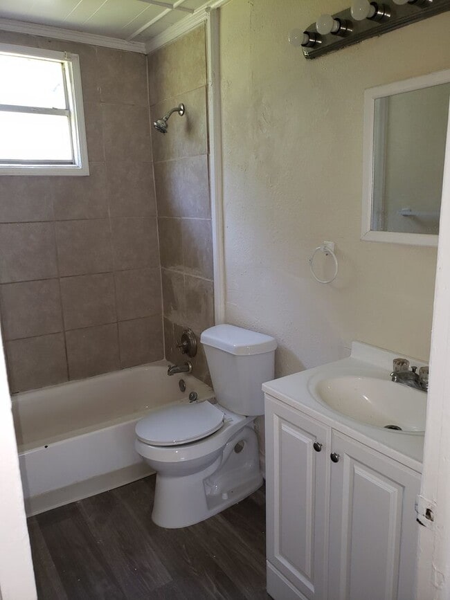 Photo - 2 bedroom central air and Heat Casa