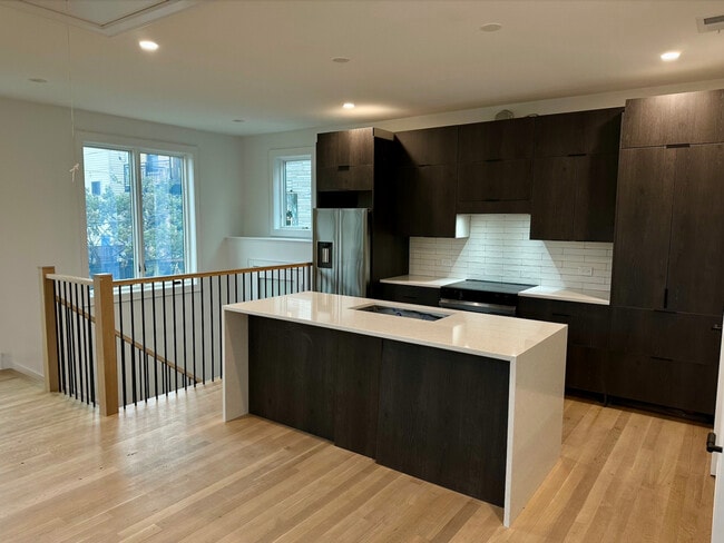 Photo - 4243 N Damen Ave