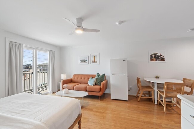 6 Ashworth Ave Unit 12