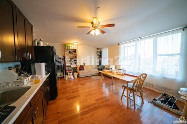 Building Photo - 2 bedroom in Long Island City NY 11105 Unit 3 Rental