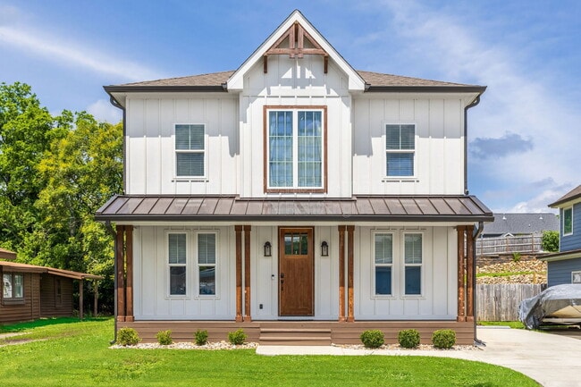 Building Photo - 213 Winchester St