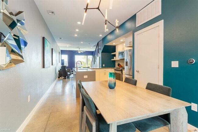 Photo - 2 br, 1.5 bath Condo - 2002 East 7th Stree...