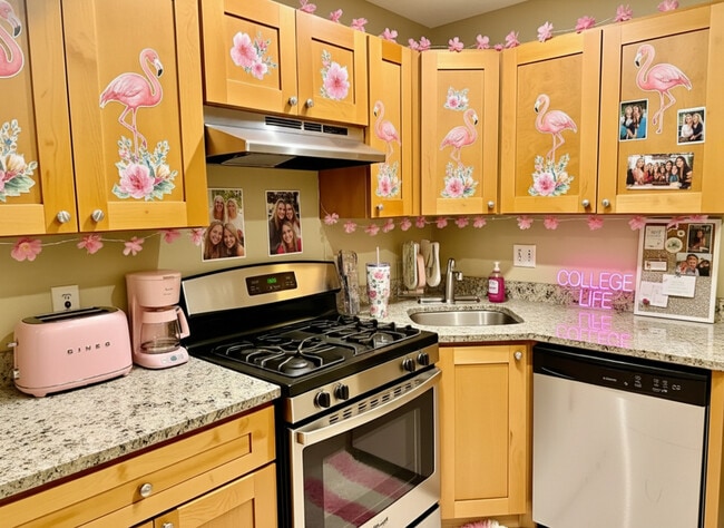 Building Photo - 76 Egmont St Unit 1A