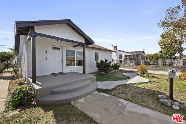 Photo - 1212 W 92nd St House