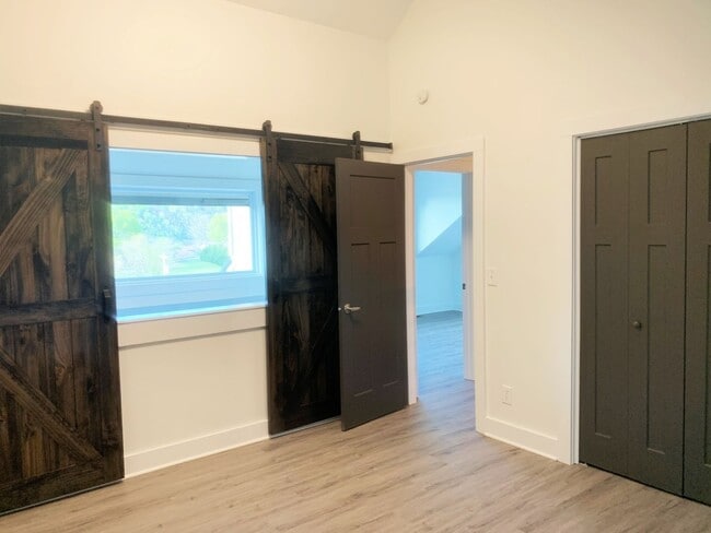 Photo - All inclusive 3 bedroom unit on Boone Lake Unit F-21