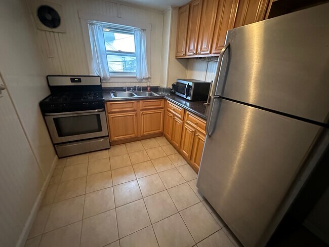 Kitchen - 1122 3rd St Apartments Unit 1122-2ndFloor