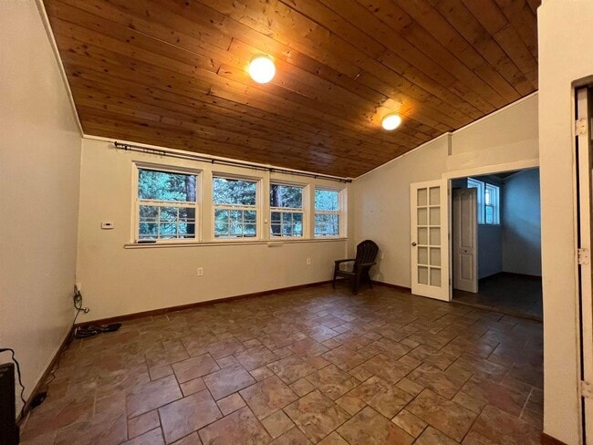 Photo - 334 Paterson Plank Rd Unit 1