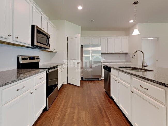 Photo - 567 Tumbled Stone Way