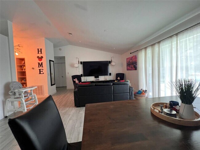 Photo - 638 Baldwin Dr