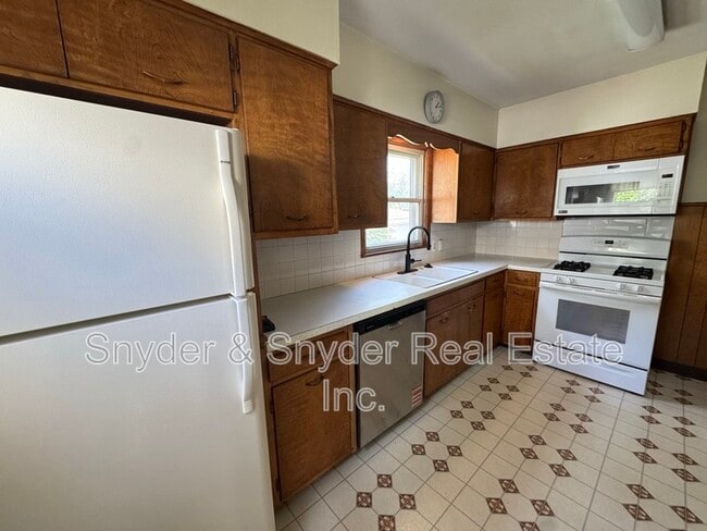 Photo - 349 St Leger Ave