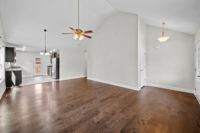 Photo - Single-Family in Oak Grove