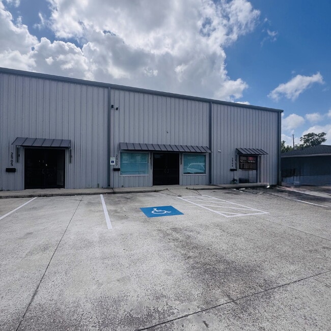 2907 Nederland Ave