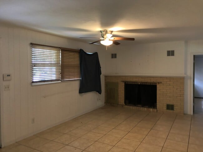 Photo - 2235 NW 5th Pl