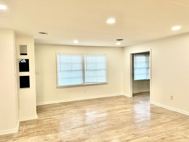 Photo - Beautifully Remodeled Home in Mountainview Area