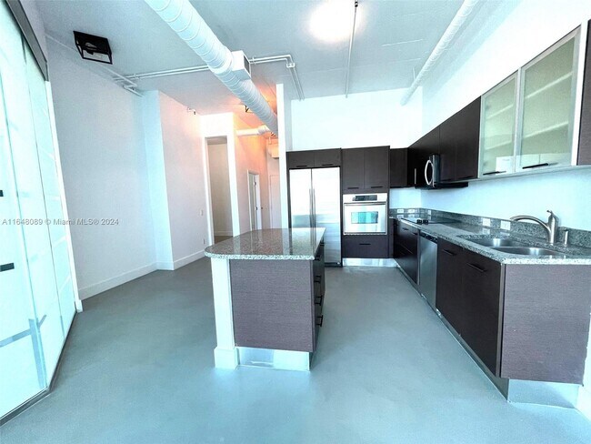 3029 NE 188th St Unit 907