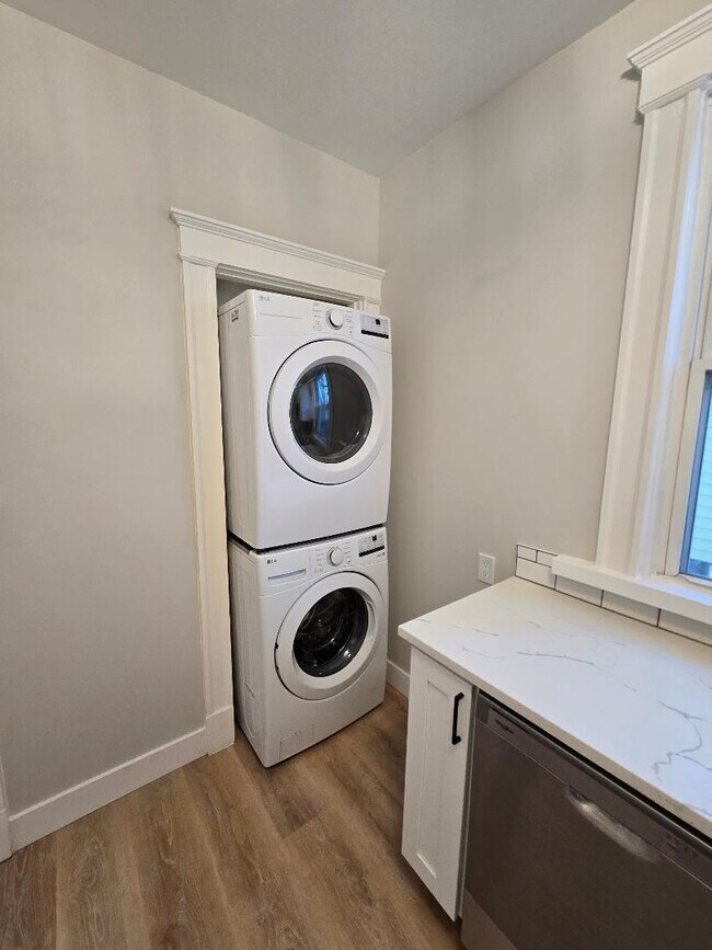 Photo - 2032 Elm Ave Unit 1