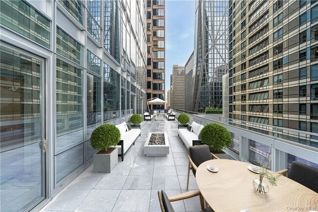 Photo - 20 W 53rd St