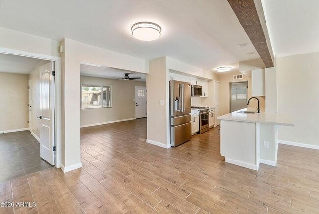 Photo - 539 W 17th St
