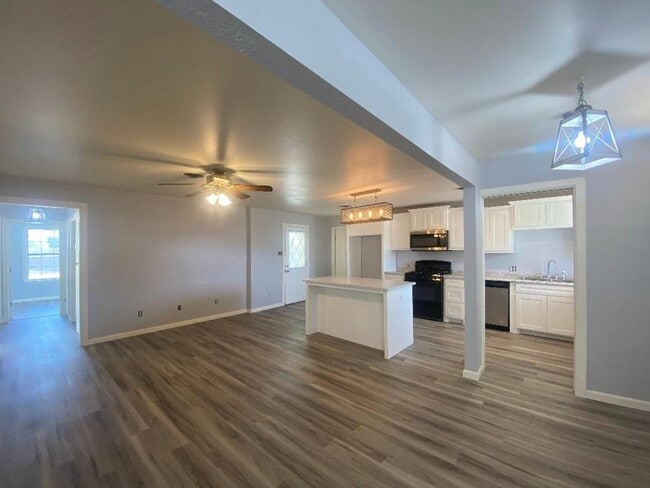 Photo - 426 E 50th St