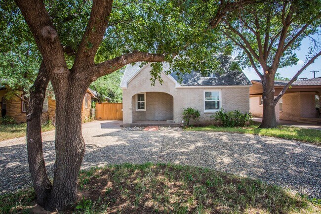 Building Photo - 2431 20th St