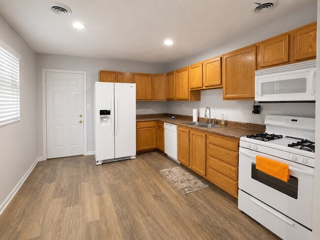 Photo - 10010 Donau Ln