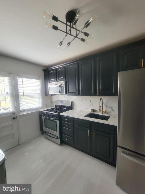 Photo - 202 Edgewood St