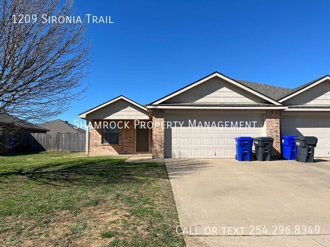 3 bedroom/2 bath duplex in Midway ISD - 3 bedroom/2 bath duplex in Midway ISD Casa