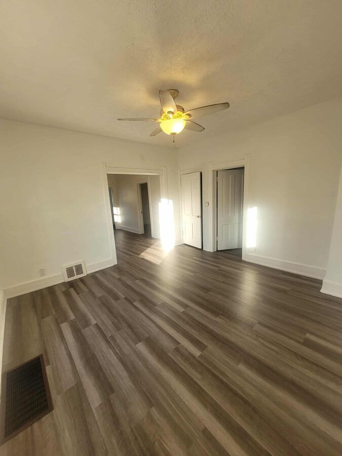 Lower 2 Bedroom Duplex in BG - Lower 2 Bedroom Duplex in BG