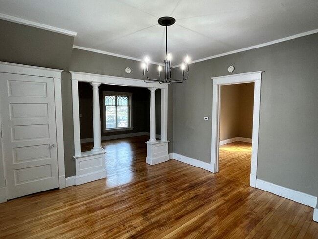 Building Photo - 709 Henrietta St Unit 711