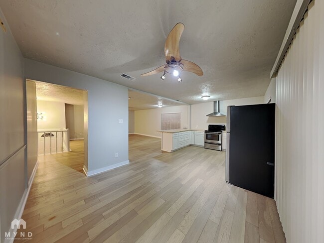 Photo - 15218 Tresch Ln