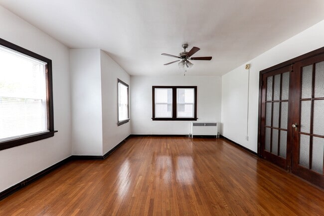Building Photo - 335 E Broadway Unit 301