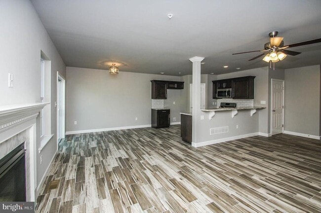 Building Photo - 515 Elm St Rental