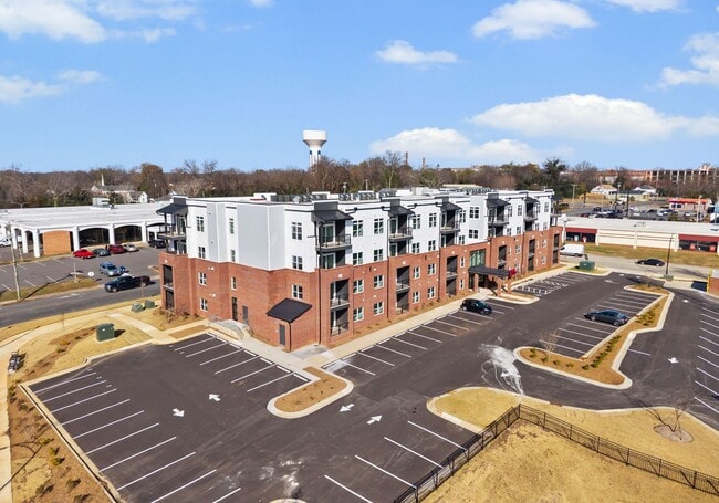 175 W Black St Unit 411