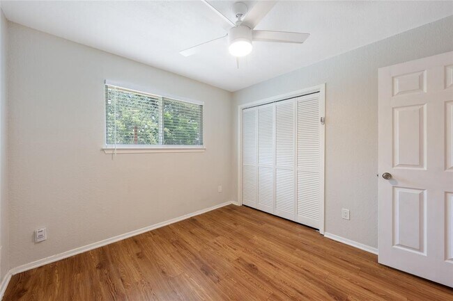Photo - 9005 Curlew Dr