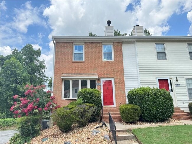 Photo - 153 Holcomb Ferry Rd