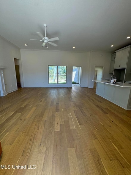 Photo - 412 Butternut Dr