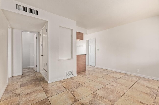 Photo - 524 W Fairway Dr