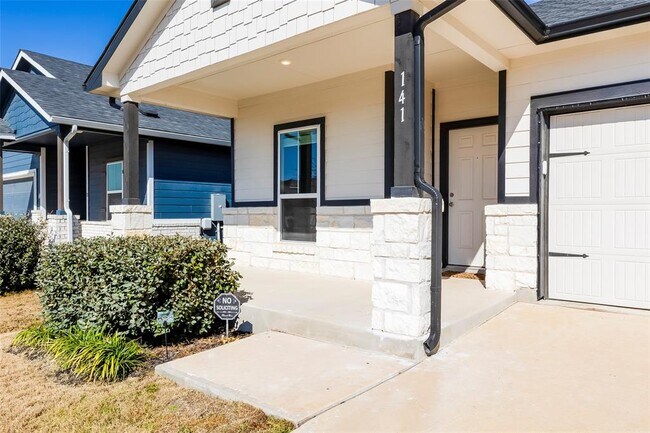 Photo - 141 Yellowstone Dr