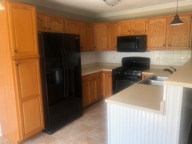 Photo - Beautiful 3B 2.5 bathroom townhouse in Blo...