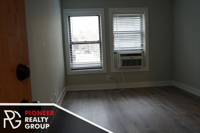 Photo - 505 W Belmont Ave Unit 5B