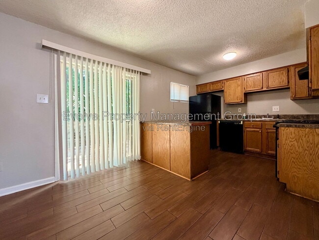 Photo - 684 Hobbs Dr