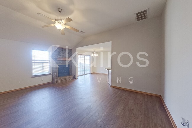 Photo - 604 Eastview Dr