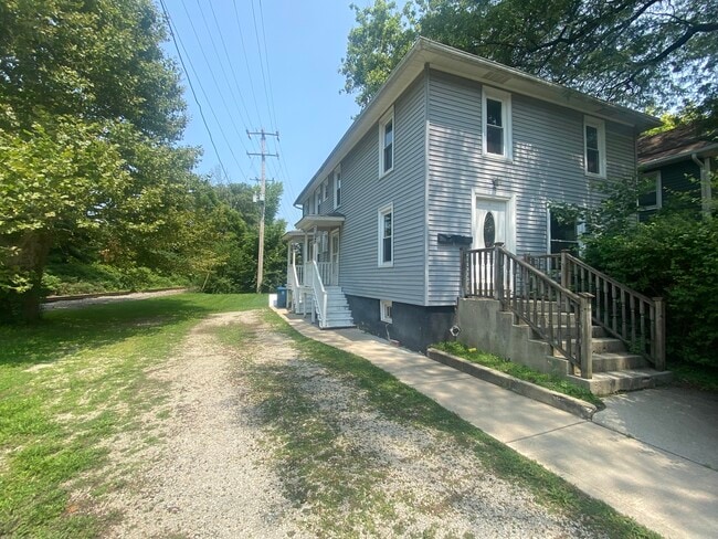 Building Photo - 647 Hardin Ave