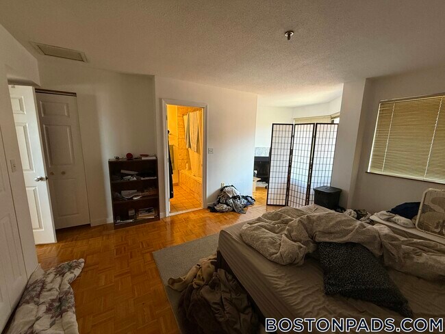 Photo - 147 Kelton St Unidad 716
