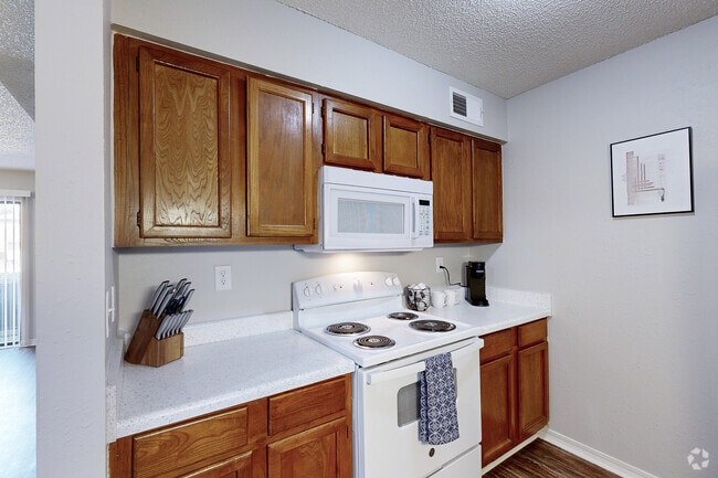 2BD 1BA 960SF Delta