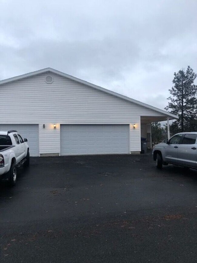 1404 - 1404 Apartment Unit 304