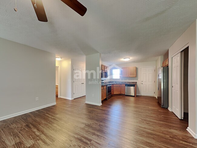 Photo - 305 Deer Creek Drive