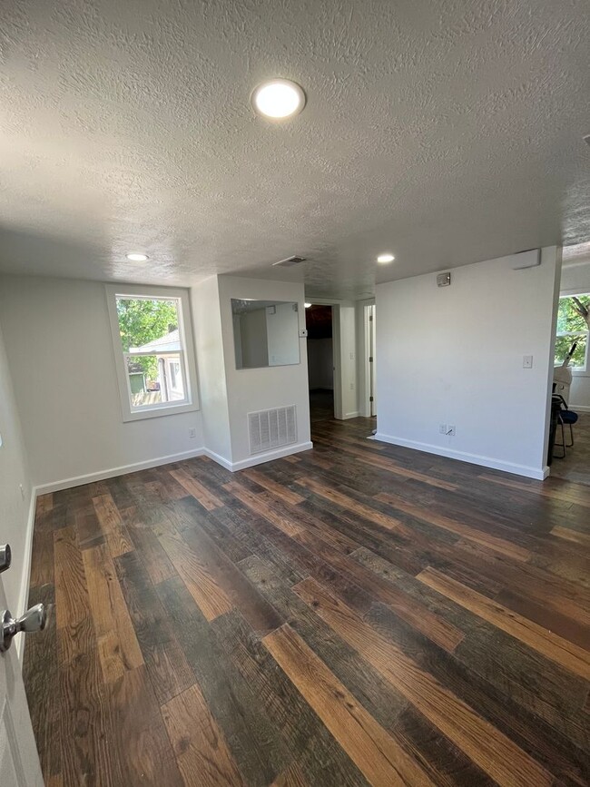 Photo - Recently Updated 2 Bed/1 Bath Upper Level Duplex Near Downtown!