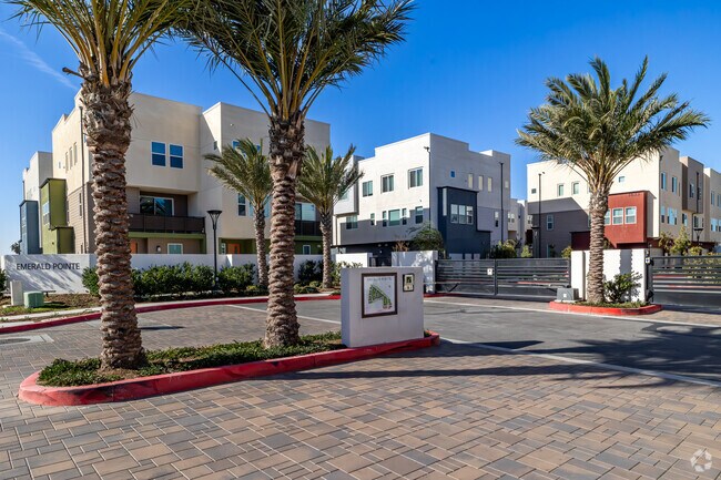 Photo - Emerald Pointe