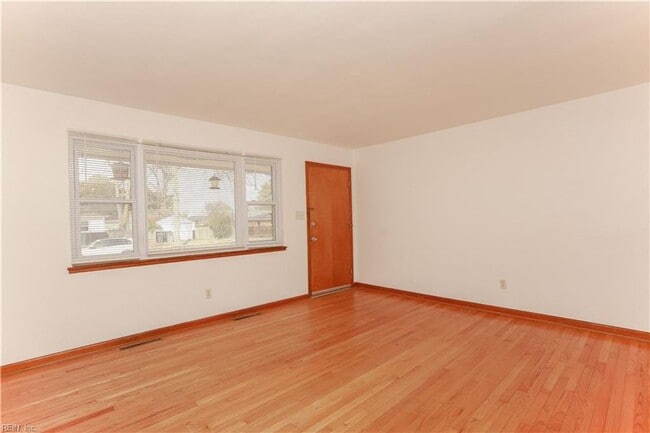 Photo - Hampton Duplex 2bed 1 bath